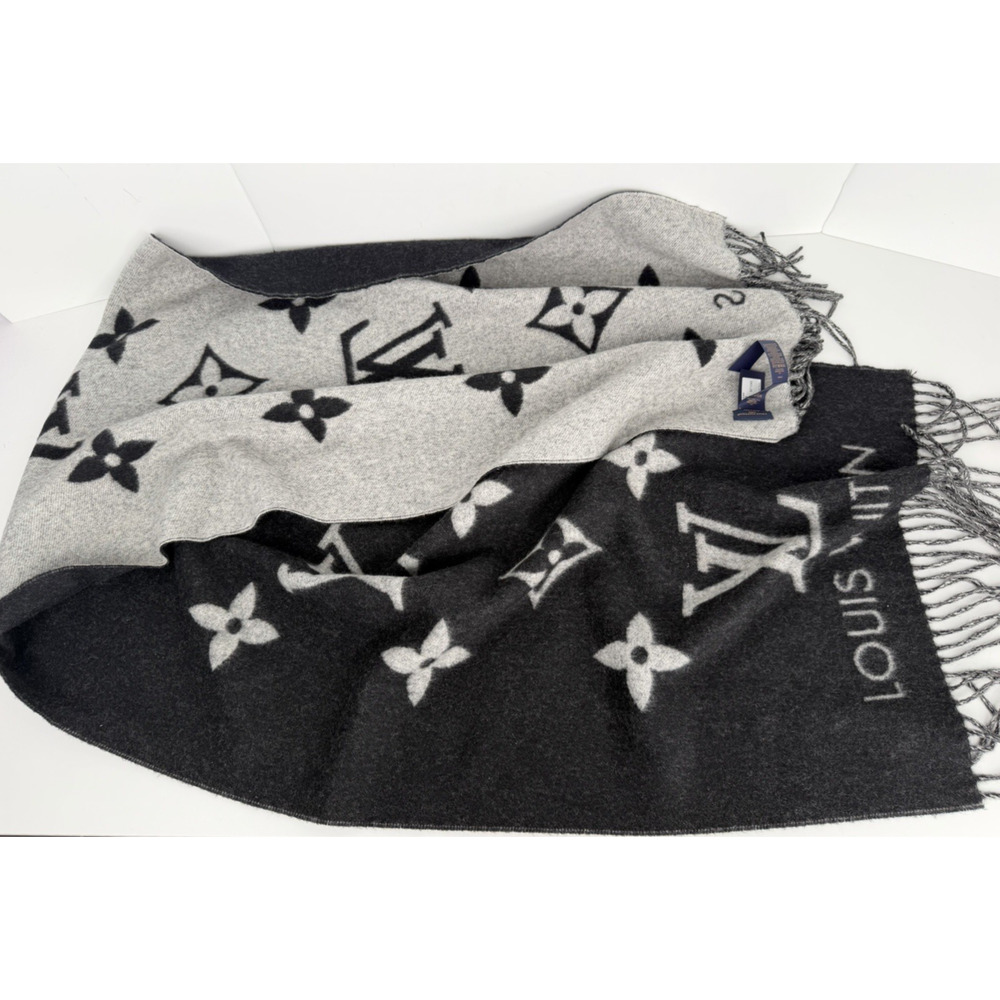 Louis Vuitton Reykjavik Scarf 100% Cashmere in Black and Grey - Picture 5 of 10